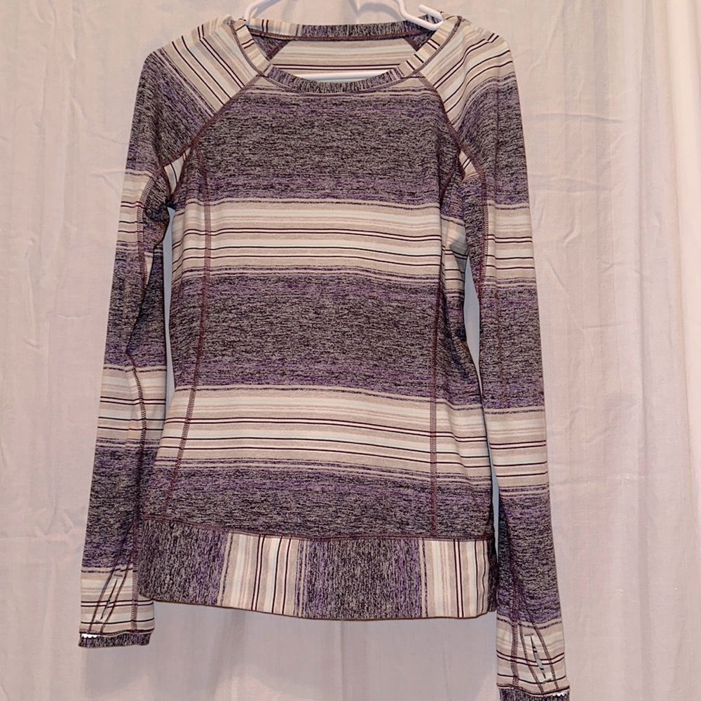 Lululemon women’s long sleeve athletic shirt, size 8
